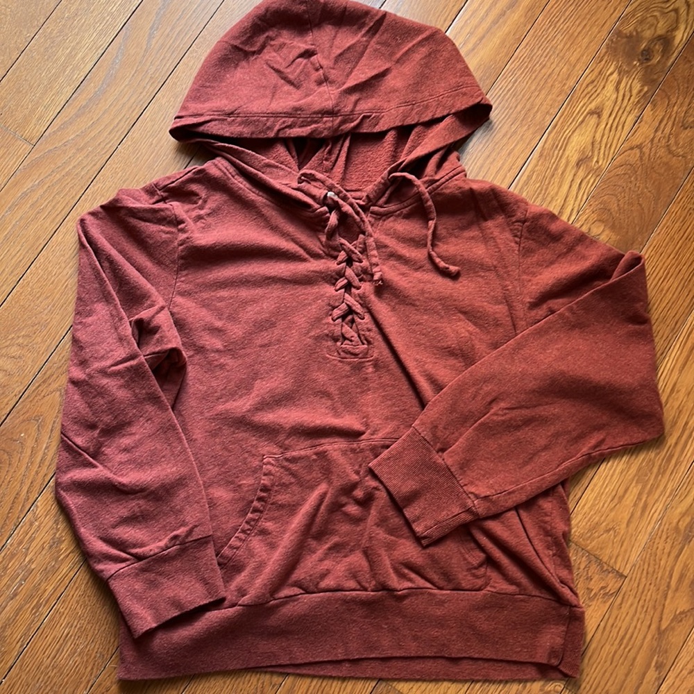 Synergy Organic burgundy lace up hoodie size XL